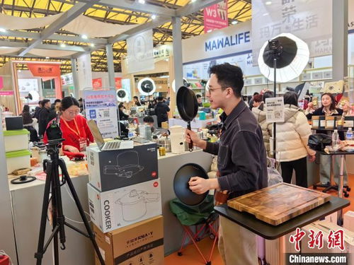 萬商云集浦江畔 上海開春掀起“展會熱”，日用百貨電商與線下交易并駕齊驅(qū)